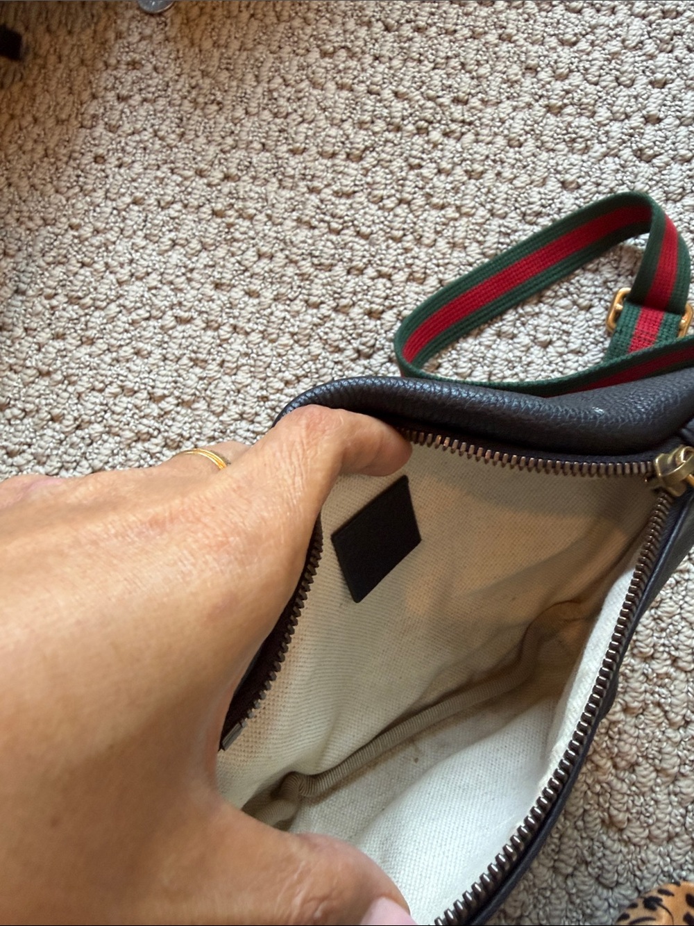 Gucci Black Leather Logo Belt Bag with Green and Red Web Stripe - Picture 4 of 5